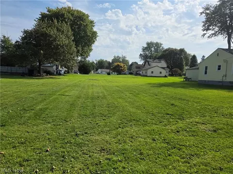 169 River St, Conneaut, OH 44030 photo 7