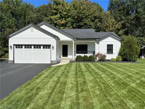 2346 Wilshire Dr, Cortland, OH 44410