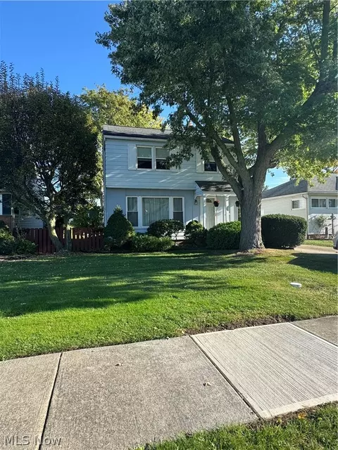 30960 Willowick Dr, Willowick, OH 44095