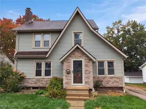 113 Market St S, East Canton, OH 44730