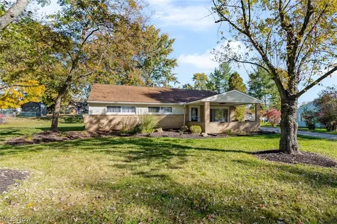 1637 Ridgewood Ct, Twinsburg, OH 44087