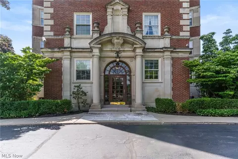 13901 Shaker Blvd #5A, Cleveland, OH 44120