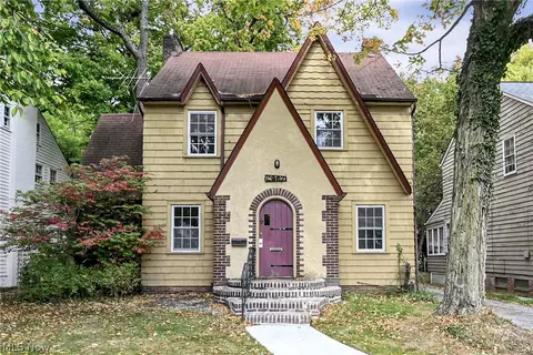 3967 Bluestone Rd, Cleveland Heights, OH 44121