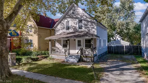 4012 Bucyrus Ave, Cleveland, OH 44109