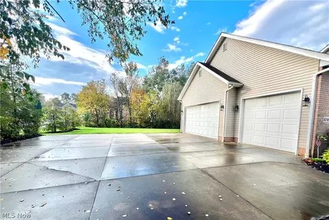 Exterior - 6780 Shiloh St NW, Canton, OH 44708 photo 4 of 10