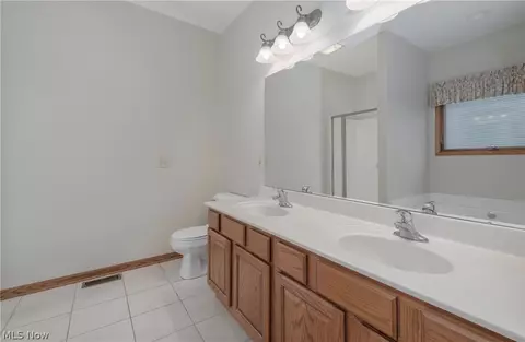Bath - 6780 Shiloh St NW, Canton, OH 44708 photo 2 of 5