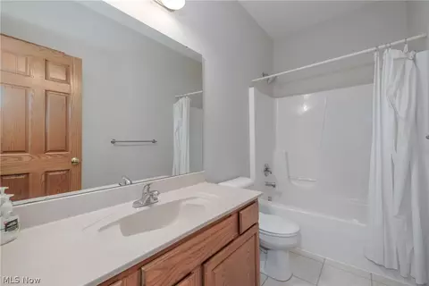 Bath - 6780 Shiloh St NW, Canton, OH 44708 photo 5 of 5