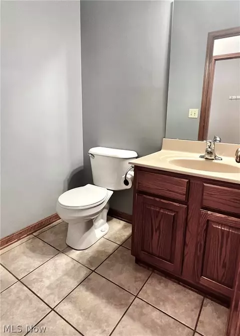 Bath - 6780 Shiloh St NW, Canton, OH 44708 photo 1 of 5