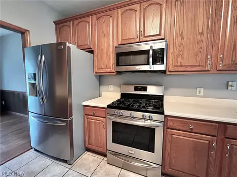 Kitchen - 6780 Shiloh St NW, Canton, OH 44708 photo 5 of 5