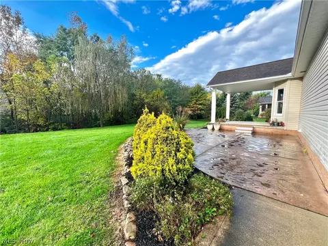 Exterior - 6780 Shiloh St NW, Canton, OH 44708 photo 5 of 10