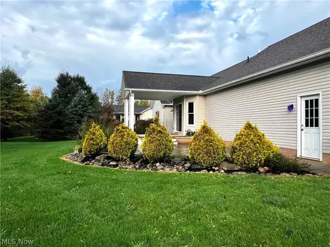 Exterior - 6780 Shiloh St NW, Canton, OH 44708 photo 6 of 10