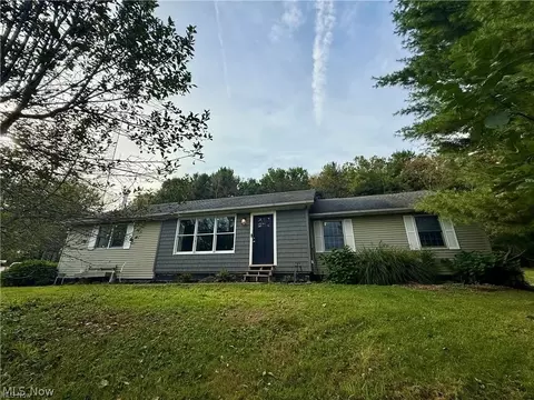 4239 State Route 39 NE, New Philadelphia, OH 44663