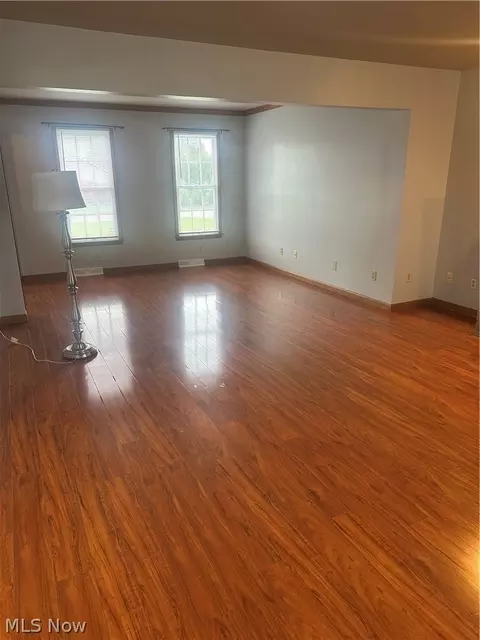 Living - 612 Westfield Dr, Boardman, OH 44512 photo 3 of 4