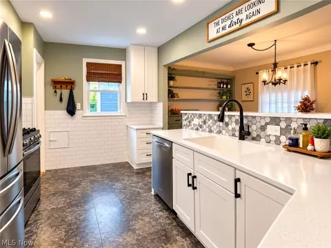 Kitchen - 28726 Forest Rd, Willowick, OH 44095 photo 3 of 3