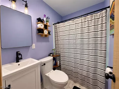 Bath - 28726 Forest Rd, Willowick, OH 44095 photo 1 of 2