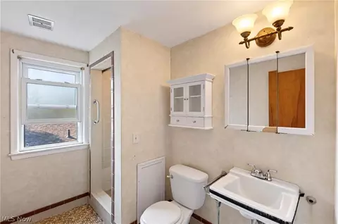 Bath - 2115 Algonquin, Euclid, OH 44117 photo 2 of 3