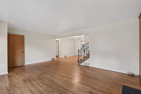 Living - 2115 Algonquin, Euclid, OH 44117 photo 3 of 4