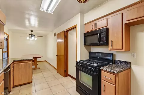 Kitchen - 2115 Algonquin, Euclid, OH 44117 photo 2 of 3