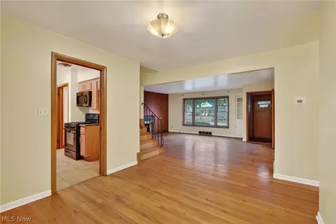 Living - 2115 Algonquin, Euclid, OH 44117 photo 4 of 4
