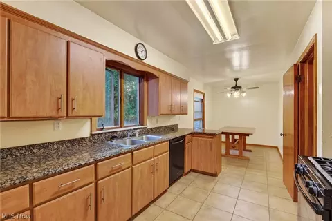 Kitchen - 2115 Algonquin, Euclid, OH 44117 photo 1 of 3