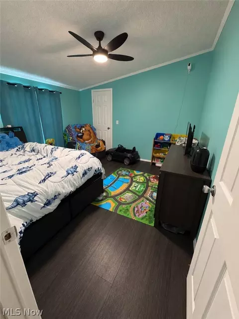 Bedroom - 221 Gull Dr, Elyria, OH 44035 photo 2 of 2