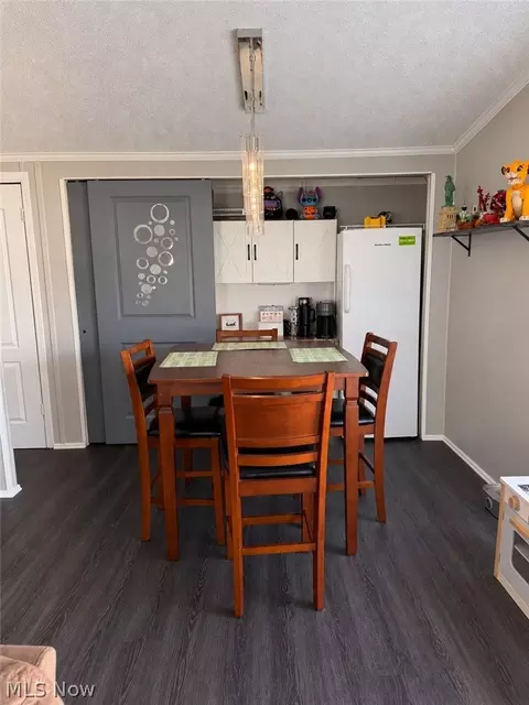 Dining - 221 Gull Dr, Elyria, OH 44035 photo 1 of 1