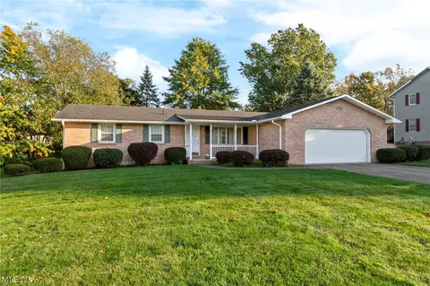 5727 Eastview St, Louisville, OH 44641