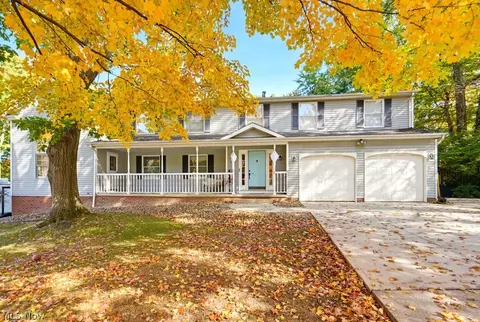 1047 Berkshire Dr, Macedonia, OH 44056