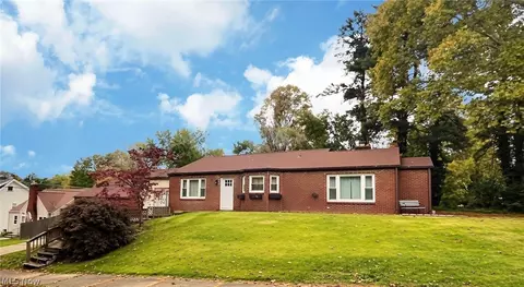1105 Ridge Rd NW, Canton, OH 44703