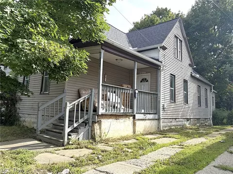 3283 W 54th St, Cleveland, OH 44102