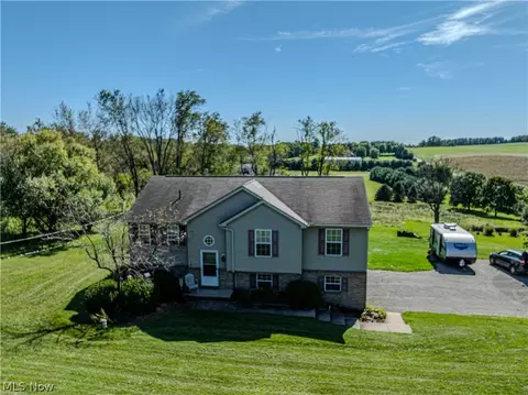 9142 Lisbon St E, East Canton, OH 44730