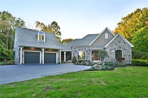 540 Warner Rd, Hubbard, OH 44425