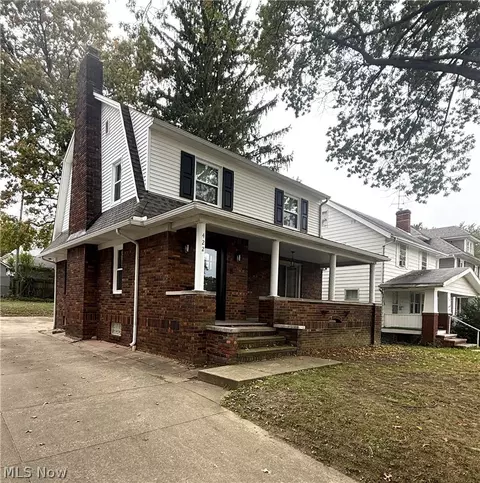 422 N Firestone Blvd, Akron, OH 44301