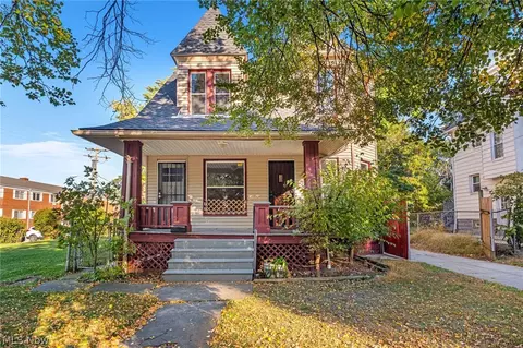 1461 Newman Ave, Lakewood, OH 44107