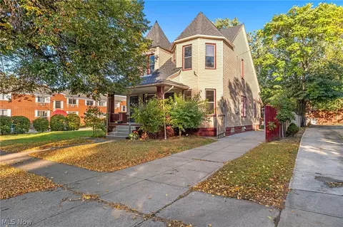 1461 Newman Ave, Lakewood, OH 44107