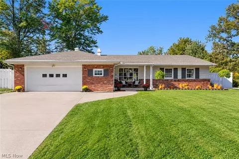 412 High Meadow Rd, Amherst, OH 44001