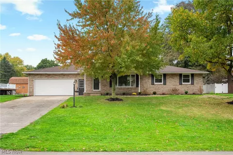 1333 Clarence St NW, Uniontown, OH 44685