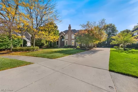 1551 Stone Ct, Westlake, OH 44145