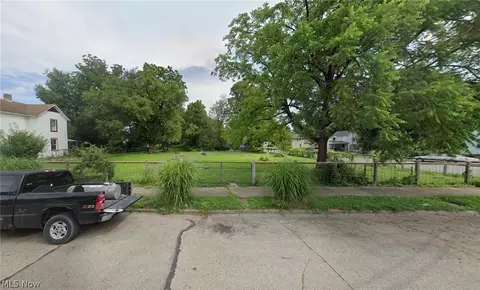 406 Sherman Ave, Springfield, OH 45503 photo 2