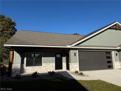 852 Third St SW, New Philadelphia, OH 44663
