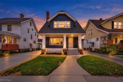 2077 Wyandotte Ave, Lakewood, OH 44107