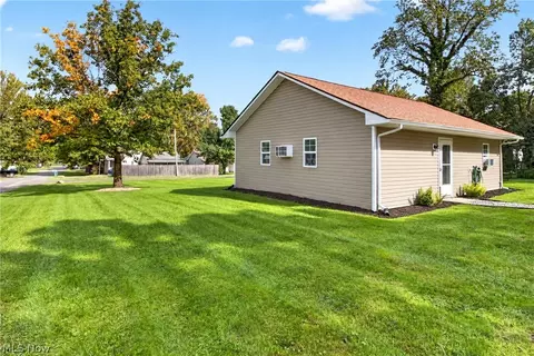 Exterior - 6195 Ethel Ave, Elyria, OH 44035 photo 3 of 7