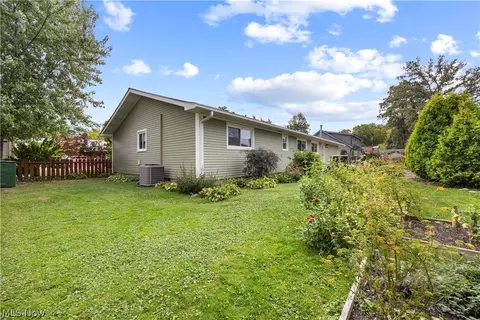 Exterior - 207 Cincinnati Ave, Huron, OH 44839 photo 5 of 8