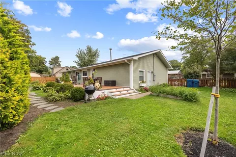 Exterior - 207 Cincinnati Ave, Huron, OH 44839 photo 6 of 8