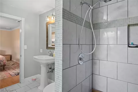 Bath - 207 Cincinnati Ave, Huron, OH 44839 photo 3 of 3