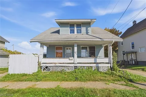 2015 10th St SW, Canton, OH 44706