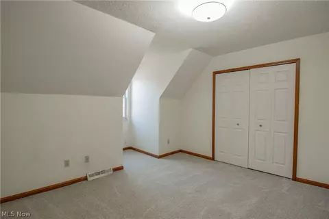 Bedroom - 5008 Pine Pt, Stow, OH 44224 photo 6 of 8