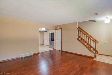 Living - 5008 Pine Pt, Stow, OH 44224 photo 1 of 3