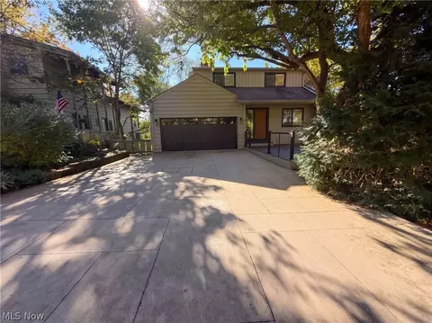 50 E Summit St, Chagrin Falls, OH 44022