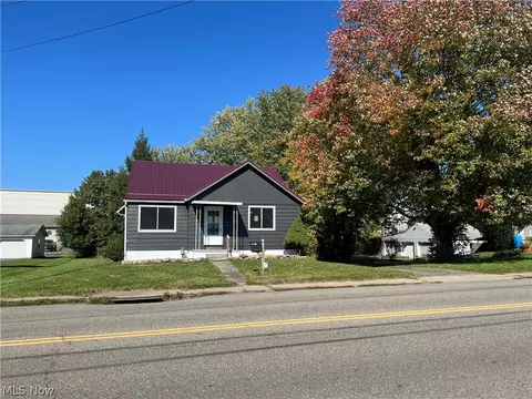 554 E Taggart St, East Palestine, OH 44413
